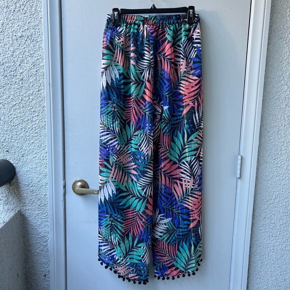 Beautiful sheer pants - Picture 3 of 3